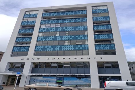 Photo of property in 17 Kent Terrace - Kent Apartments, 4f/16 Kent Terrace, Mount Victoria, Wellington, 6011