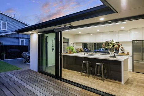 Photo of property in 67 Mays Road, St Albans, Christchurch, 8052