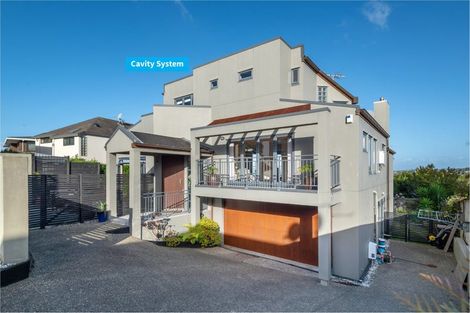 Photo of property in 32a Knights Road, Rothesay Bay, Auckland, 0630