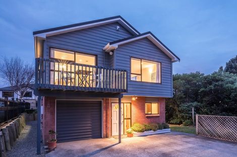 Photo of property in 55 Thatcher Crescent, Crofton Downs, Wellington, 6035