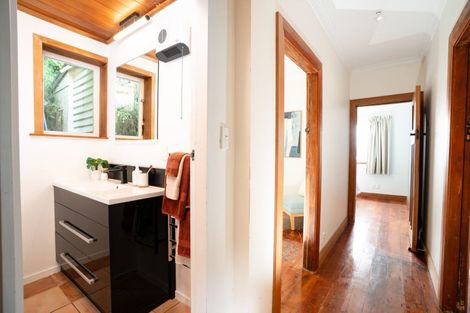 Photo of property in 44 Old Porirua Road, Ngaio, Wellington, 6035