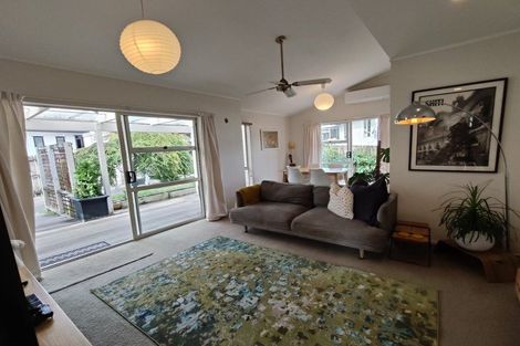 Photo of property in 2/28 Caribbean Drive, Unsworth Heights, Auckland, 0632