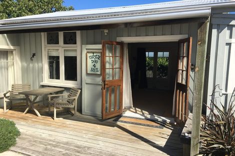 Photo of property in 11 Cross Street, Waikuku Beach, 7473