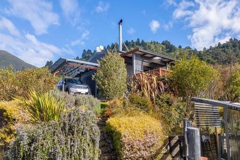 Photo of property in 102 Boons Valley Road, Waikawa, Picton, 7220