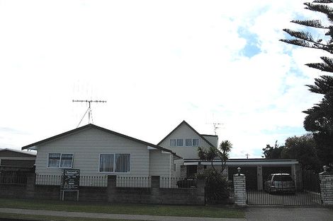 Photo of property in 25 Tongariro Street, Castlecliff, Whanganui, 4501