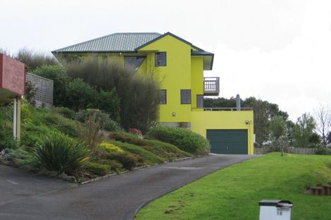 Photo of property in 16 Kassa Rise, Helensville, 0800