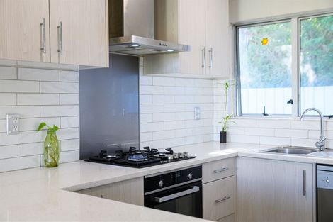 Photo of property in 3/1 Tawa Road, Te Atatu Peninsula, Auckland, 0610