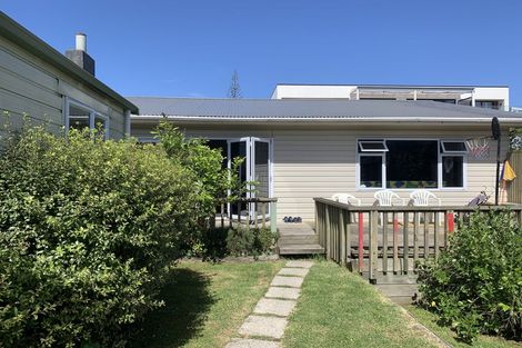 Photo of property in 46 Moana Street, Otaki Beach, Otaki, 5512