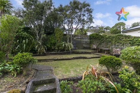 Photo of property in 32 Curtis Street, Northland, Wellington, 6012