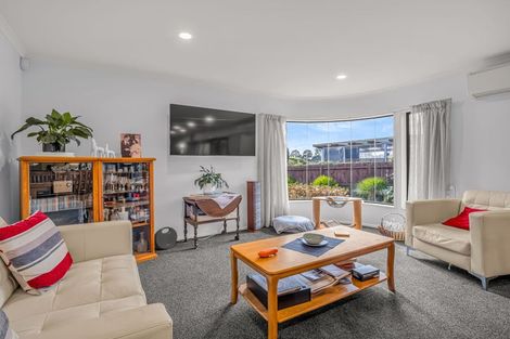 Photo of property in 6 Mccahon Drive, Pukehangi, Rotorua, 3015