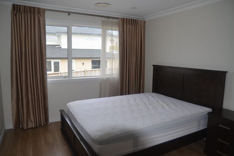 Photo of property in 17 Lagonda Rise, Oteha, Auckland, 0632