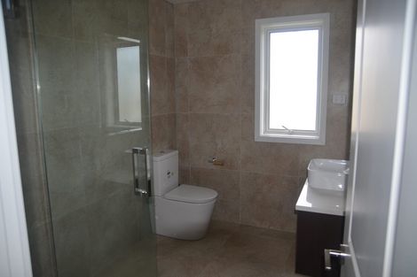 Photo of property in 17 Lagonda Rise, Oteha, Auckland, 0632