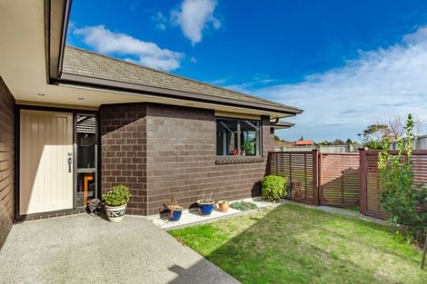 Photo of property in 18 Pearson Place, Paraparaumu, 5032