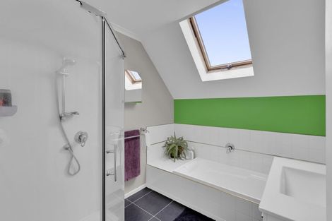 Photo of property in 6 Fencourt Place, Rototuna North, Hamilton, 3210