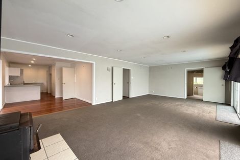 Photo of property in 607 Beach Road, Rothesay Bay, Auckland, 0630