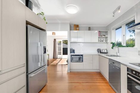 Photo of property in 2/12 Pandora Place, Pakuranga, Auckland, 2010