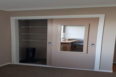 Photo of property in 6b Sunhaven Drive, Newlands, Wellington, 6037