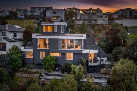 Photo of property in 18 Glendevere Terrace, Redcliffs, Christchurch, 8081