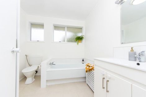 Photo of property in 1/558 Swanson Road, Ranui, Auckland, 0612