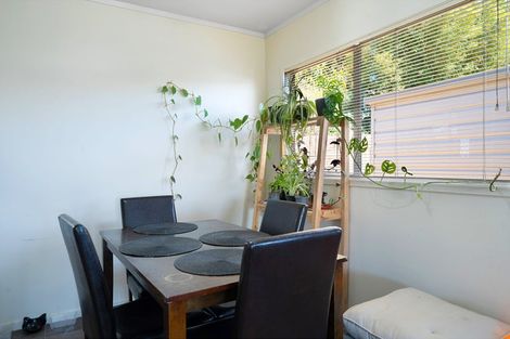 Photo of property in 42a Farwood Drive, Henderson, Auckland, 0612