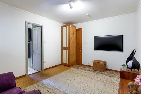 Photo of property in 2 Kauri Point Road, Laingholm, Auckland, 0604