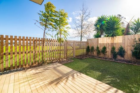 Photo of property in 5/644 Te Atatu Road, Te Atatu Peninsula, Auckland, 0610
