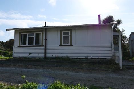 Photo of property in 15 Beach Road, Paekakariki, 5034