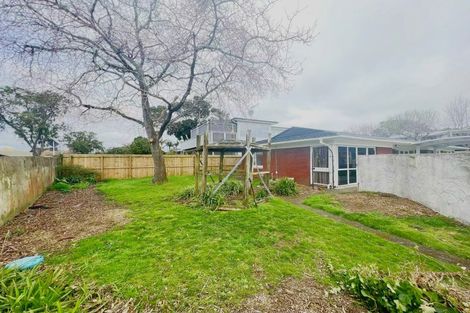 Photo of property in 82 Muir Avenue, Mangere Bridge, Auckland, 2022