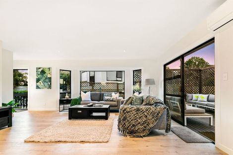 Photo of property in 3/163 Hobsonville Road, West Harbour, Auckland, 0618