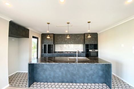 Photo of property in 42 Montgomery Avenue, Belmont, Auckland, 0622