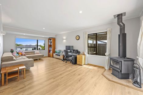 Photo of property in 18 Janome Place, Bucklands Beach, Auckland, 2014