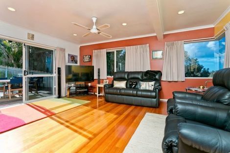 Photo of property in 27 Crestview Place, Browns Bay, Auckland, 0630