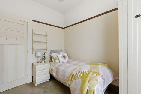 Photo of property in 52 York Street, Moera, Lower Hutt, 5010