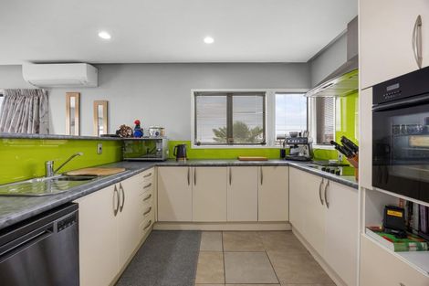 Photo of property in 207 Royal Road, Massey, Auckland, 0614