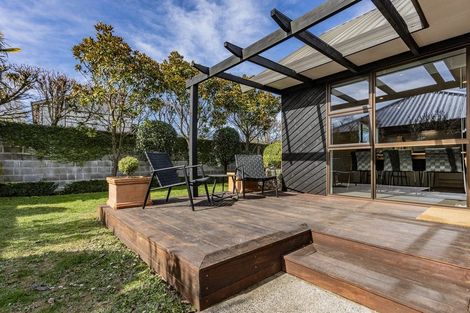 Photo of property in 2/64 Searells Road, Strowan, Christchurch, 8052