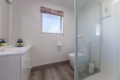 Photo of property in 132b Raumati Road, Raumati Beach, Paraparaumu, 5032