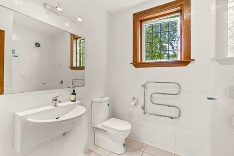 Photo of property in 43 Cameron Street, New Plymouth, 4310