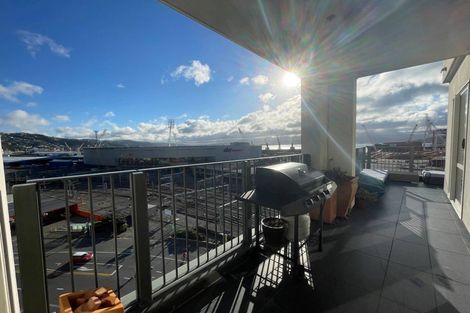 Photo of property in Stadium Garden Flats, 506/107 Thorndon Quay, Pipitea, Wellington, 6011