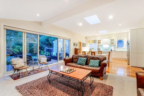 Photo of property in 61 Oroua Street, Eastbourne, Lower Hutt, 5013