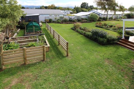 Photo of property in 5 Chisholm Place, Carterton, 5713