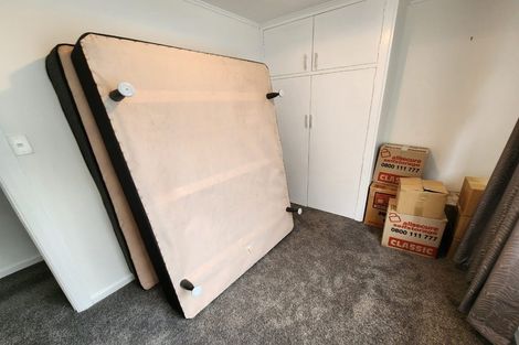 Photo of property in 100 Middlepark Road, Sockburn, Christchurch, 8042