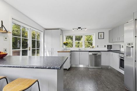 Photo of property in 55 Ranui Crescent, Khandallah, Wellington, 6035