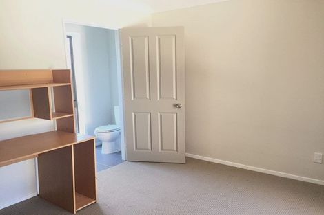 Photo of property in 24 Jillteresa Crescent, Half Moon Bay, Auckland, 2012