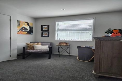 Photo of property in 46 Victoria Road, New Plymouth, 4310