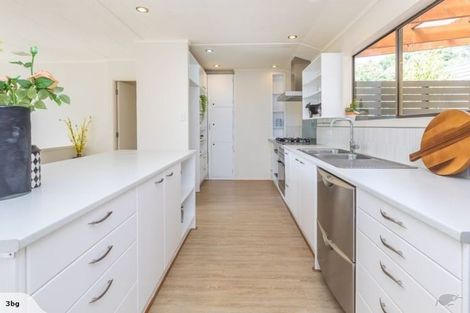 Photo of property in 1/62 Stapleford Crescent, Browns Bay, Auckland, 0630