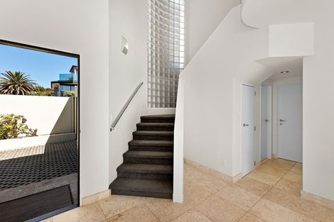 Photo of property in 26 Tiri Road, Milford, Auckland, 0620