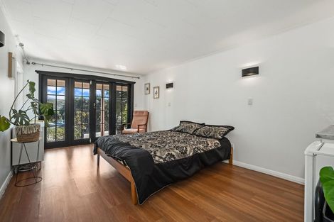 Photo of property in 102 Paremata Road, Paremata, Porirua, 5024