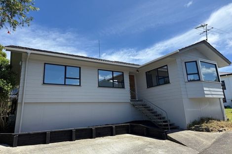 Photo of property in 8 Landow Place, Henderson, Auckland, 0612