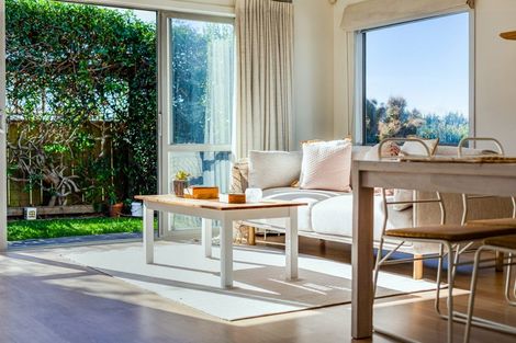 Photo of property in 5 Tongariro Drive, Aotea, Porirua, 5024