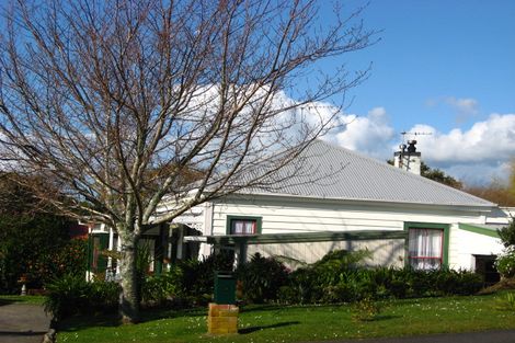 Photo of property in 9 Mayfair Place, Westown, New Plymouth, 4310